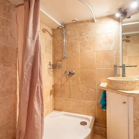 Guestready - Simplicity Near Buttes-chaumont Park Paris